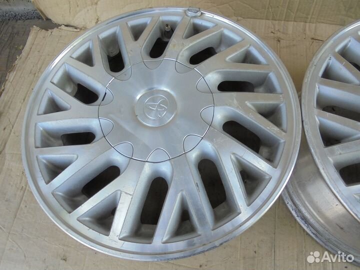 Оригинальные литые диски Toyota 6J R14 et45 5x114