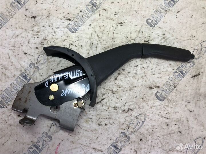 Рычаг стояночного тормоза Mitsubishi Outlander 1
