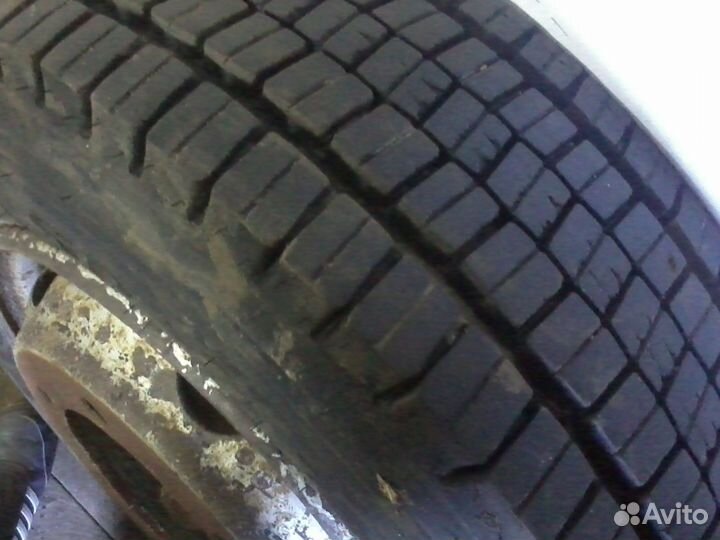 Dunlop SP 44J 215/75 R17