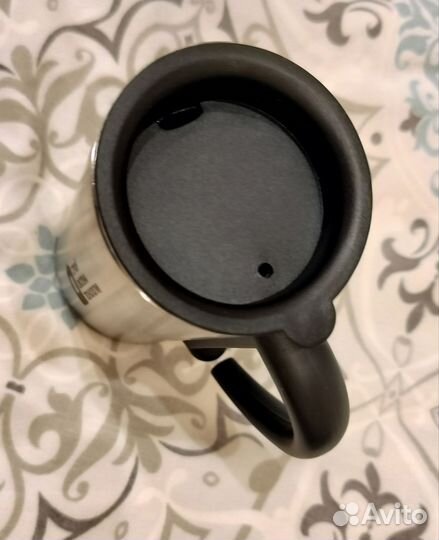 Термос 1 л с кружками