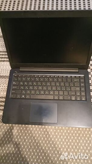 Ноутбук asus e402y