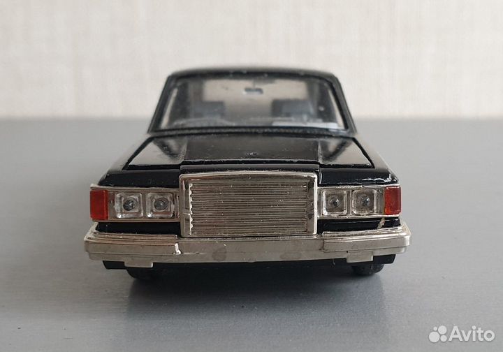 Машинка ЗИЛ 115 модель СССР 1:43