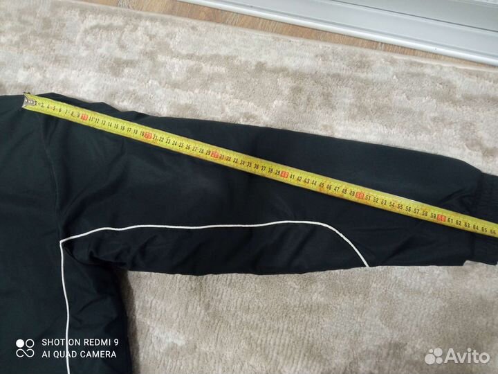 Продается новая, куртка асикс