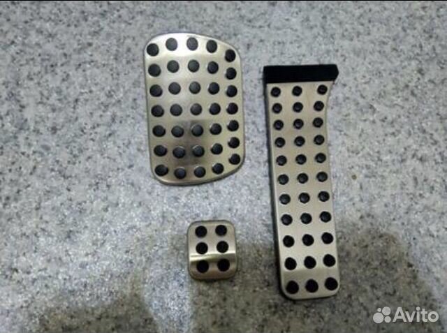 Алюминевые накладки на педали AMG