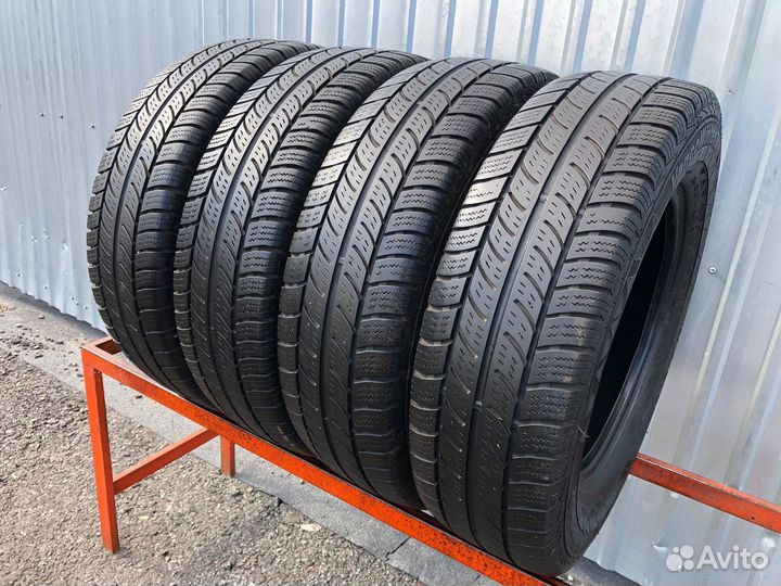 Continental VancoWinter 2 205/75 R16C