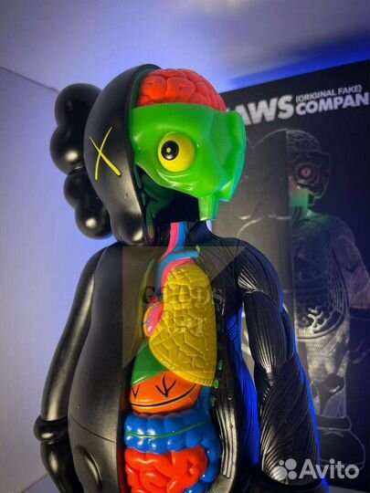 Коллекционная игрушка kaws