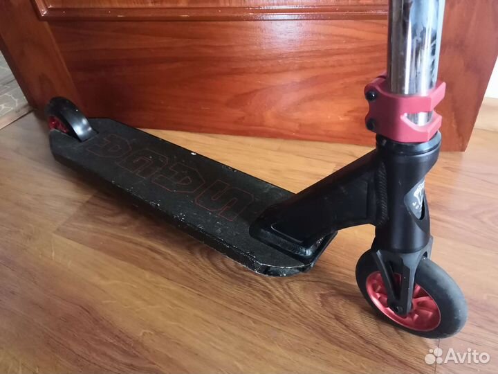 Трюковой самокат Saga