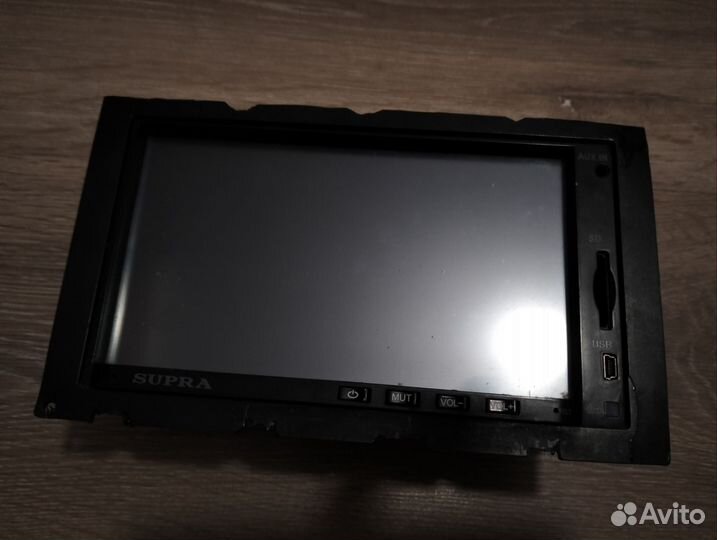 Автомагнилола б/у в хорошем рабочем состоянии