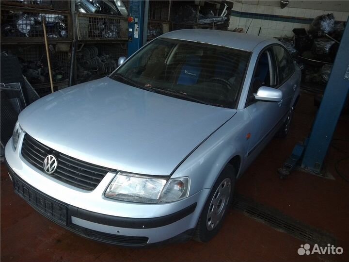 Разбор на запчасти Volkswagen Passat 5