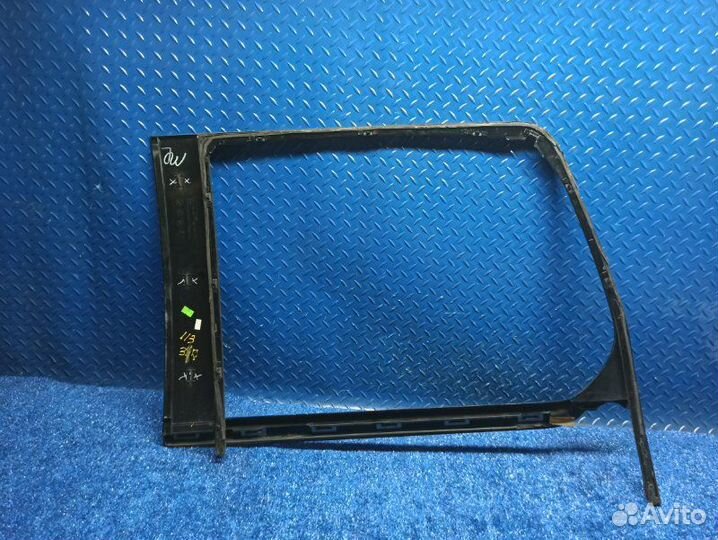 Молдинг стекла двери задний правый Cadillac