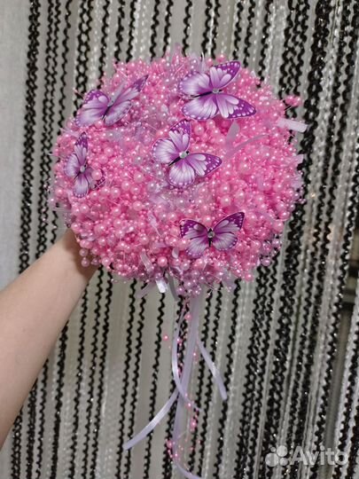 Букет из бусин