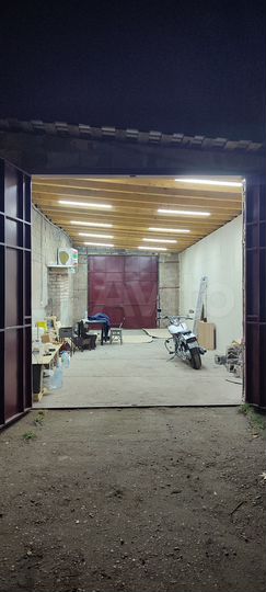 Гараж, > 30 м²