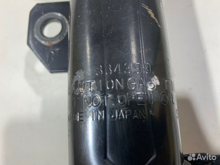 Амортизатор передний правый Lexus Rx 2