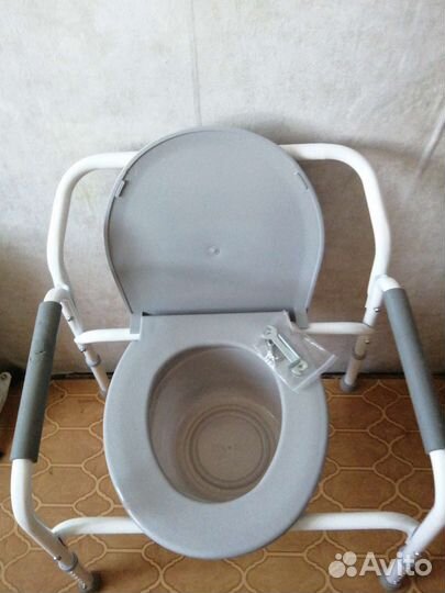 Санитарное кресло туалет