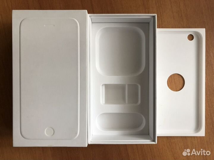 Коробки iPhone