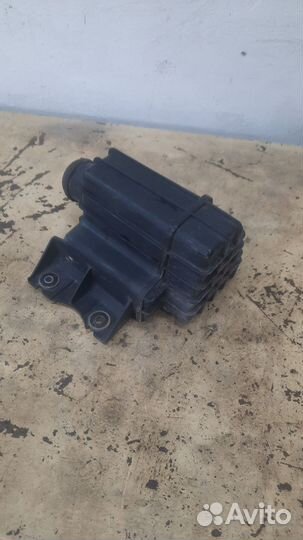 Резонатор воздушного фильтра mazda cx-7