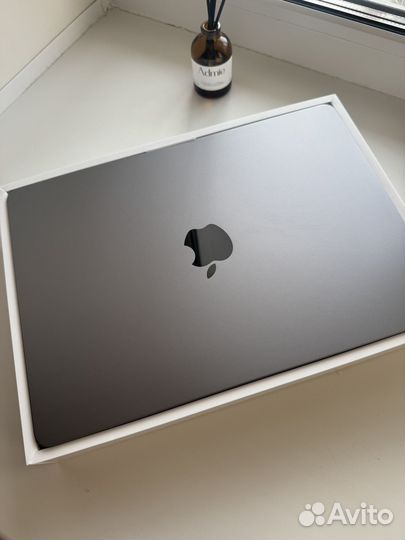 Apple macbook pro m2