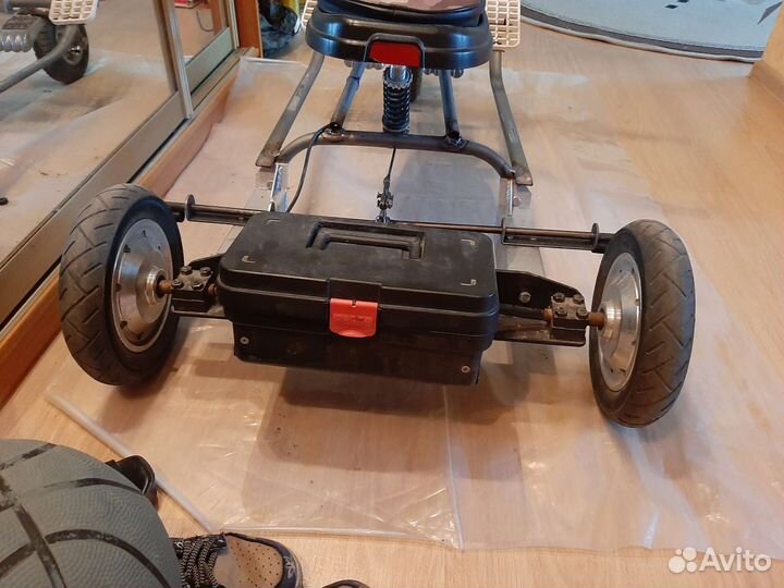 Электросамокат с сиденьем для детей