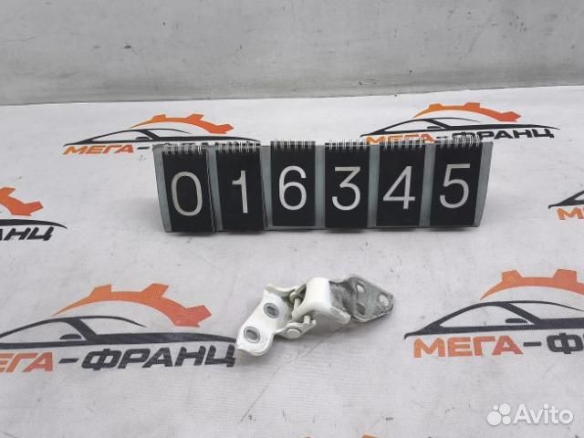 Петля двери передняя правая Peugeot Boxer