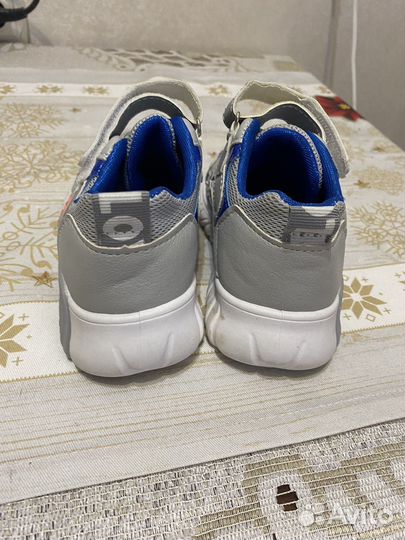 Кроссовки детские