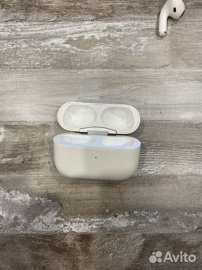 Наушник airpods pro 1 левый с кейсом
