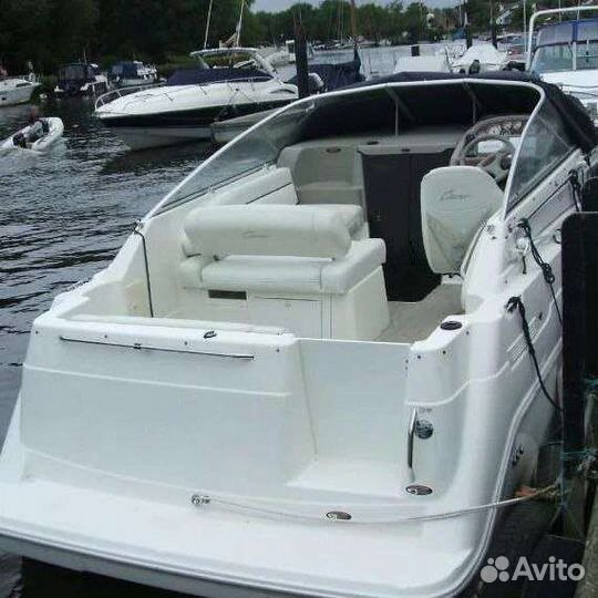 Яхта каютный катер Bayliner 2355