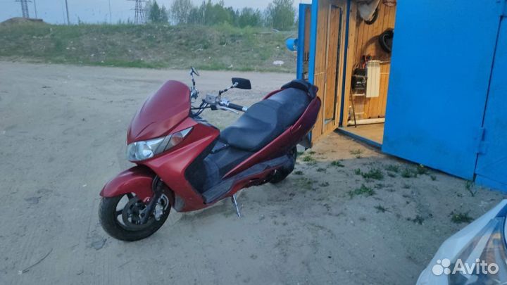 Suzuki skywave 250