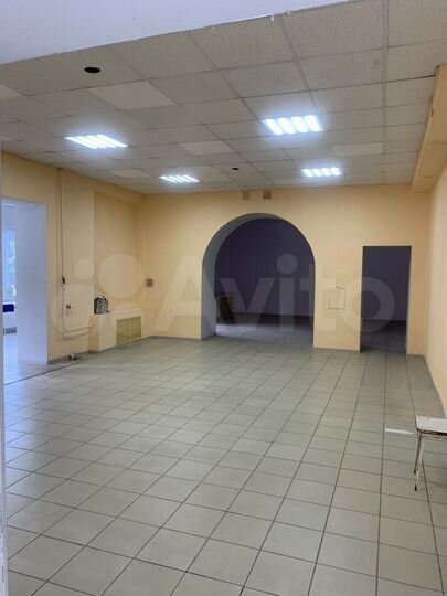 Аренда нежилого помещения 165.8 м²