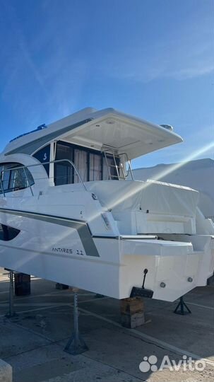Катер Beneteau Antares 11 FLY с моторами