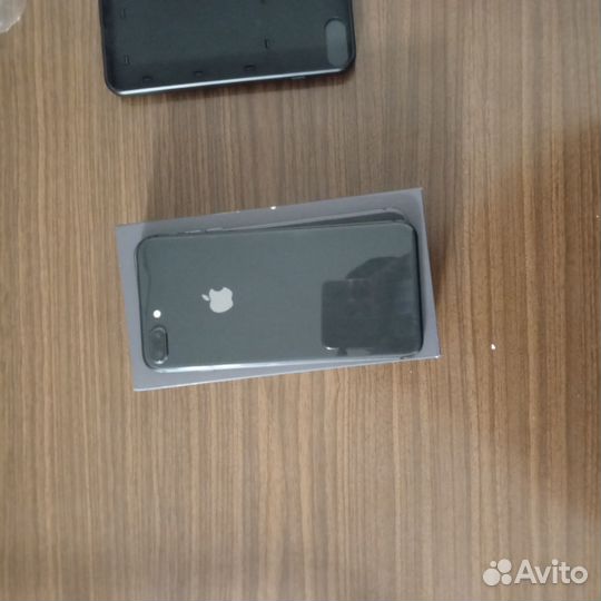 iPhone 8 Plus, 64 ГБ