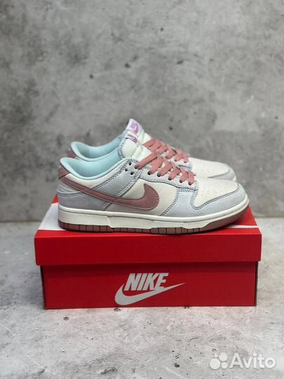 Кроссовки Nike SB Dunk Low