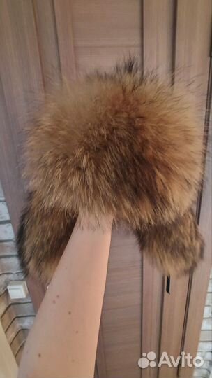 Мужская шапка из меха енота