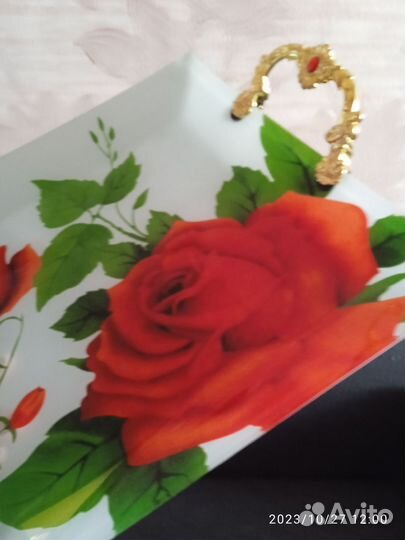 Разнос стеклянный