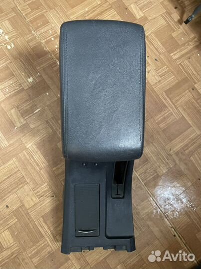 Подлокотник в сборе Great Wall Hover H5 2010-2017