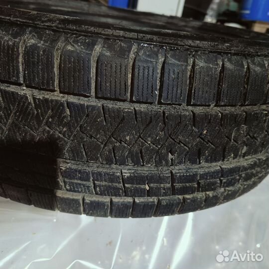 Bridgestone Blizzak Ice 225/55 R19