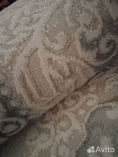 Новый красивый ковер 3 на 2