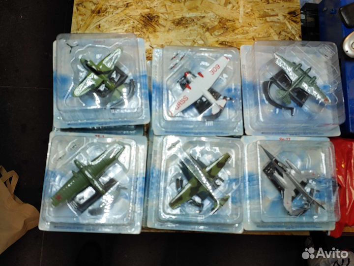 Модели самолетов Деагостини (средний формат)