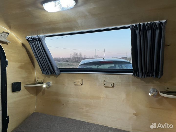 Белый прицеп капля 