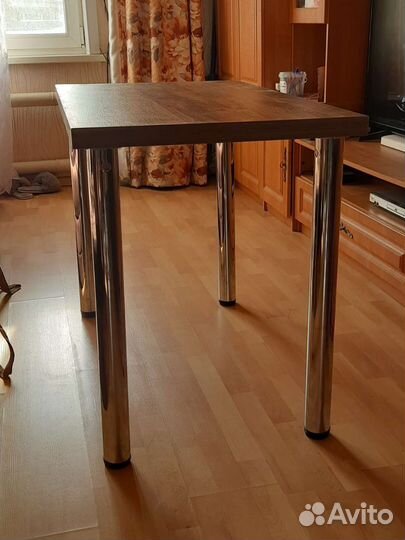 Кухонный стол
