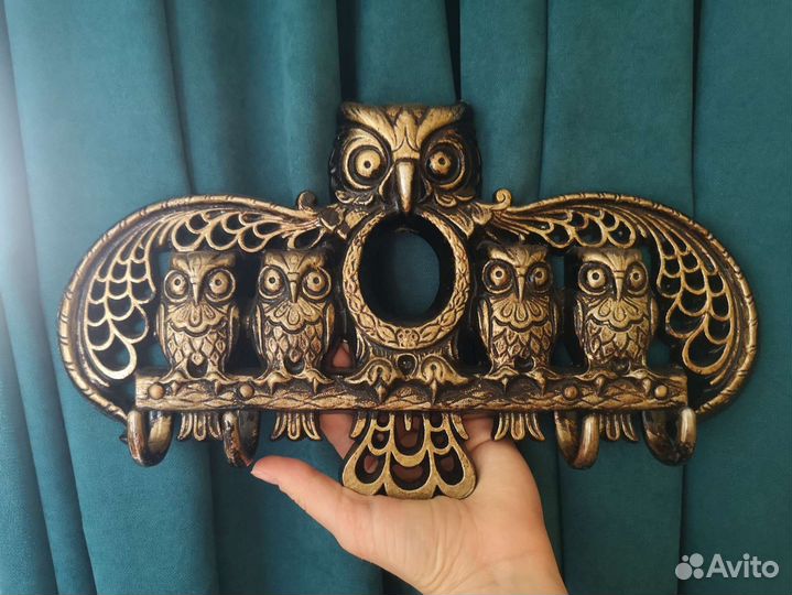 Вешалка-ключница 