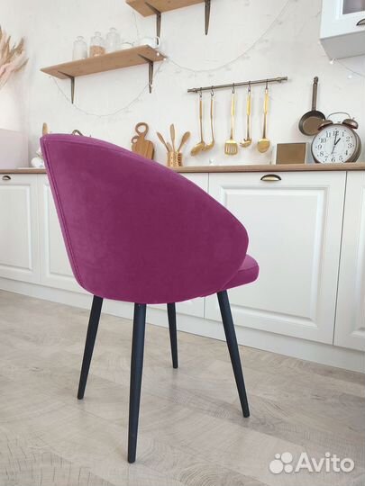 Кухонные классические мягкие стулья