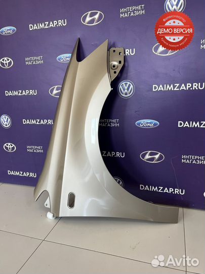 Крыло Volkswagen Polo правое / бежевый LA1X