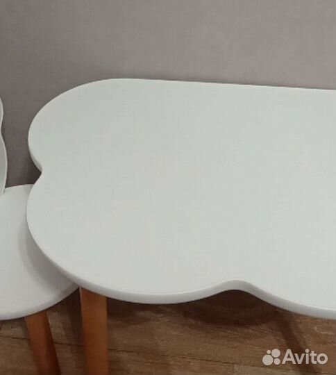 Детский стол и стул