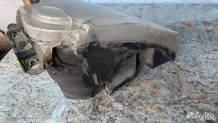 Фара левая Land Rover Discovery 3 2006