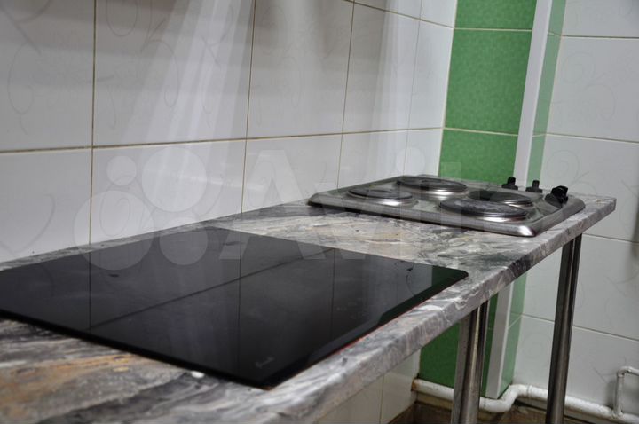 Комната 24 м² в 5-к., 1/2 эт.