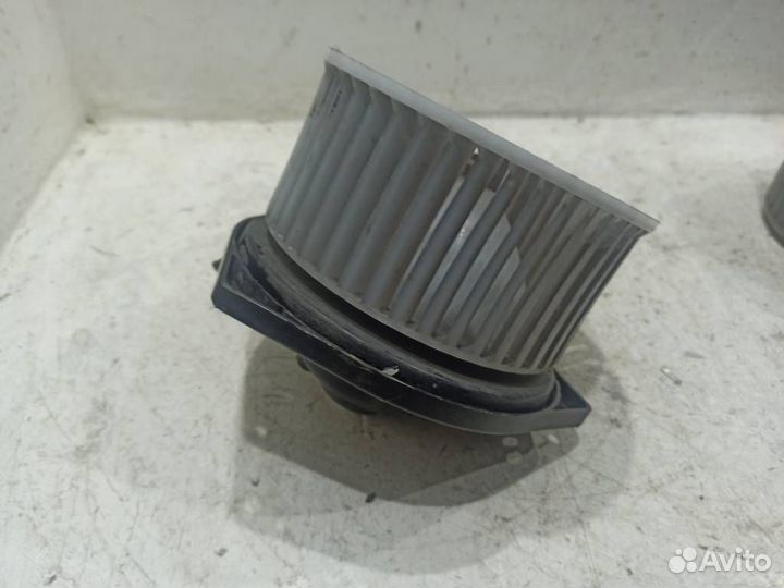 Моторчик печки Митсубиси