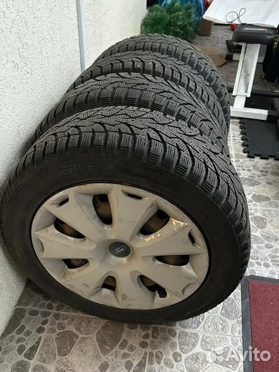 Колеса в сборе на штампованных дисках с колпаками