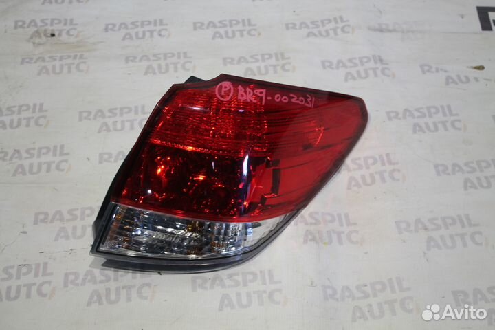 Фонарь правый Subaru Outback BR9