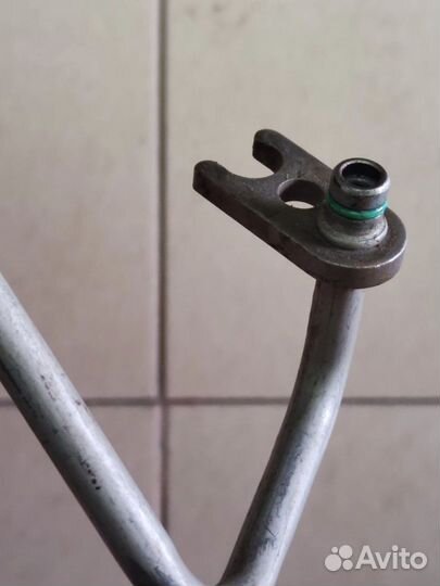 Трубка гура Renault Logan 2 ор-л 497200573R