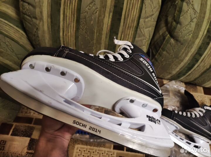 Коньки хоккейные